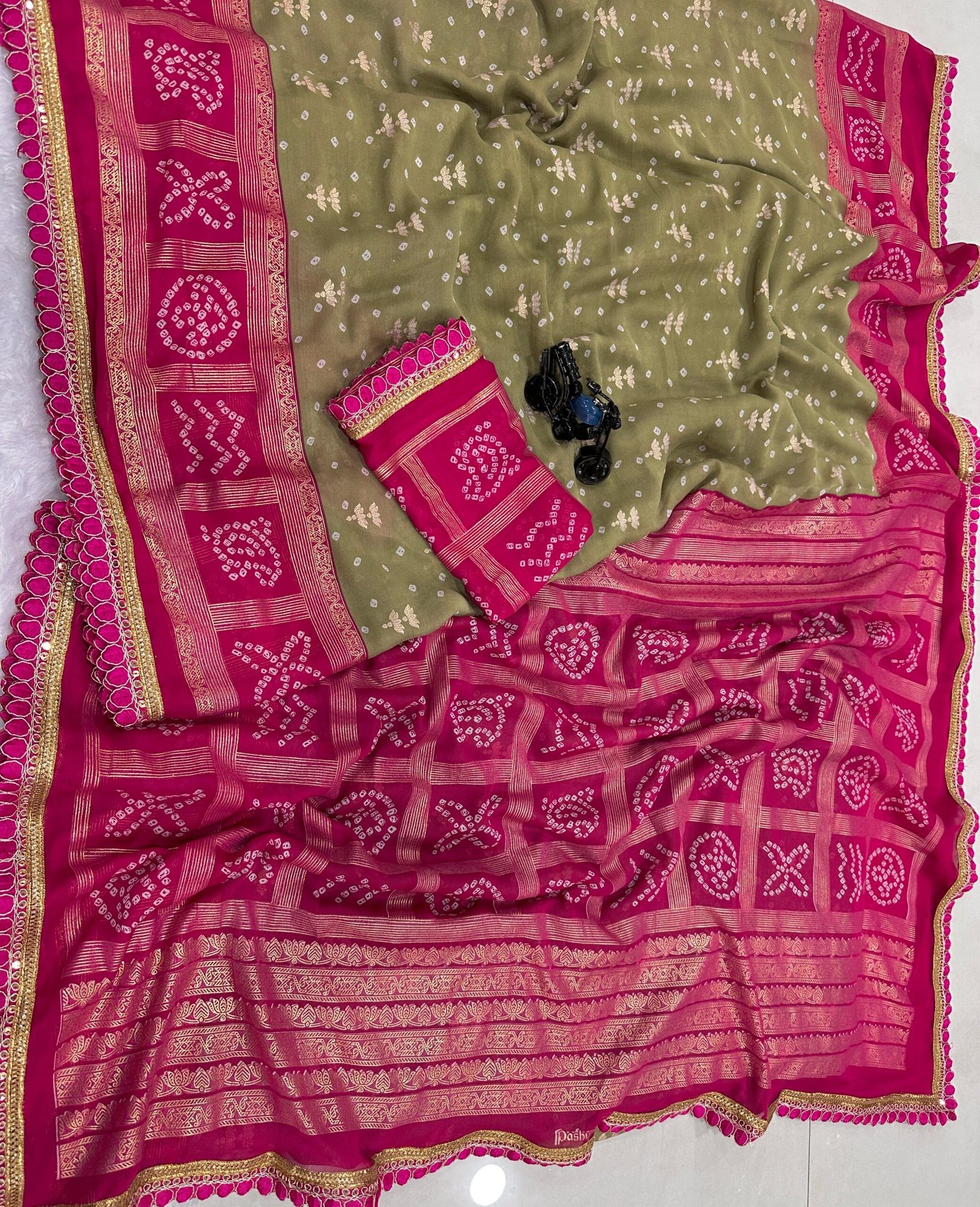 Elegant Foil Print Saree with Embroidery Lace Work – 5.5 Meter Soft Saree - Image 5