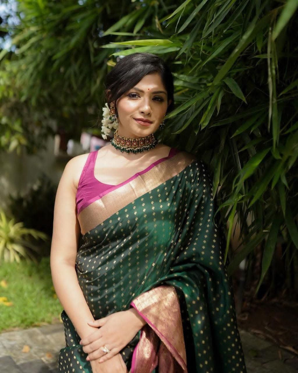Soft Lichi Silk Saree with Rich Pallu & All-Over Jacquard Work - Image 5