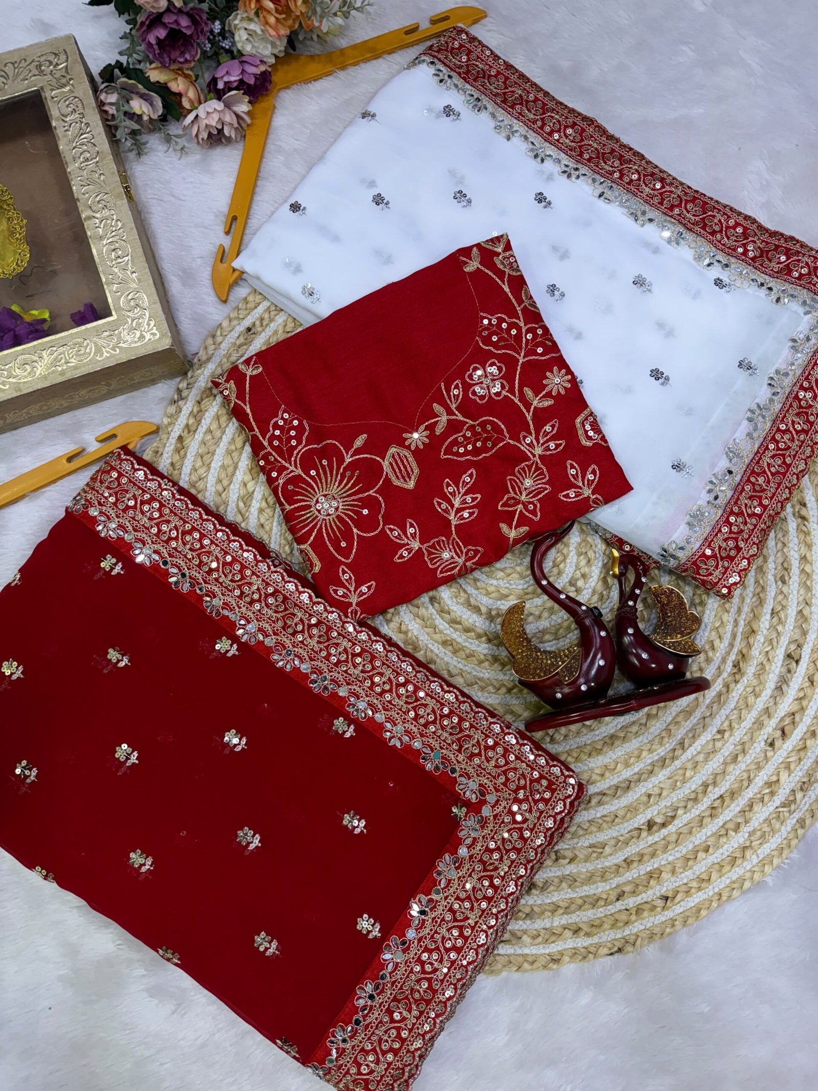 Shaded Pure Georgette Saree with Real Mirror, Sequins & Dori Embroidery - Image 4